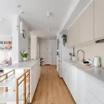 Mazowiecka Park By Bookinghost *